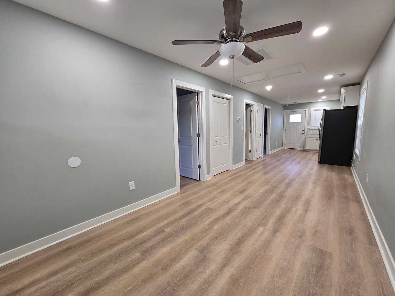 903 Sutherland Ave - Photo 6 of 13