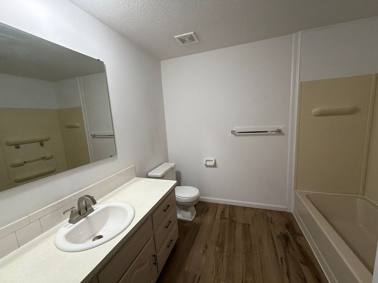 1630 W Swan St - Photo 7 of 19