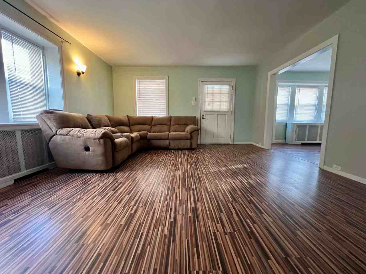 7014 Hazel Ave - Photo 4 of 37