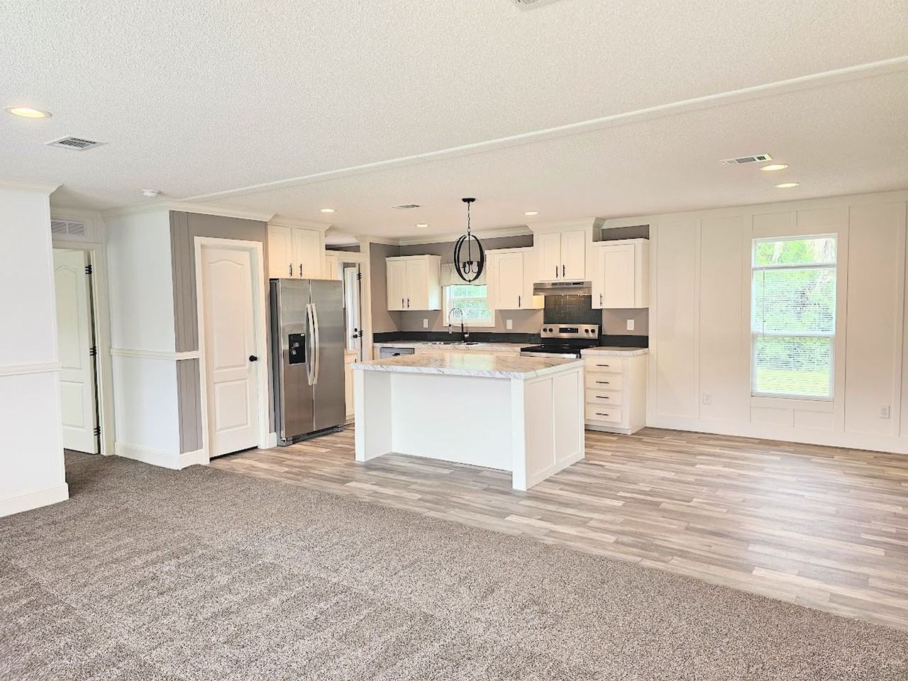 526 S Leona Ave - Photo 2 of 22