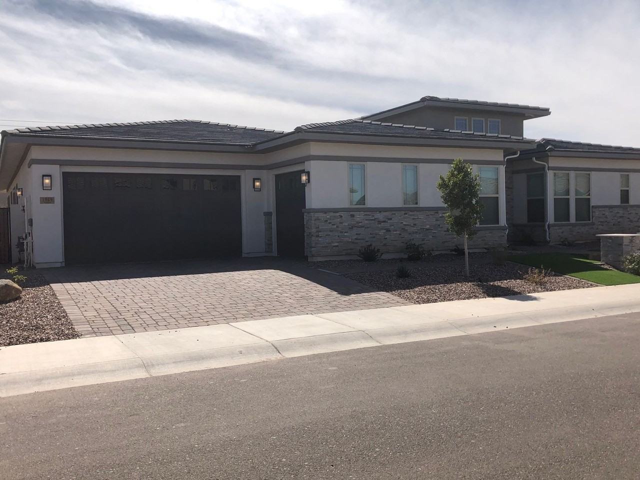 1949 E Bellflower Ct - Photo 3 of 42