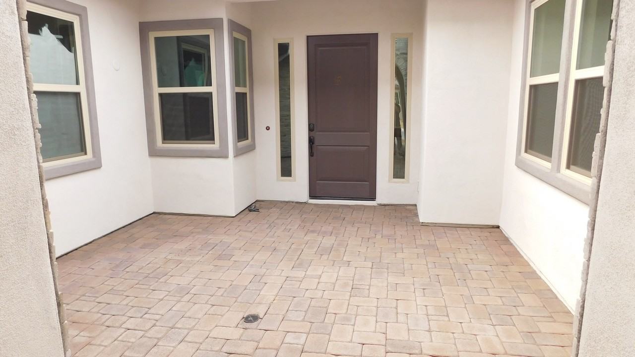 1949 E Bellflower Ct - Photo 5 of 42