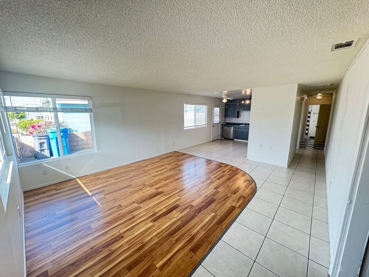 647 Newport Ave - Photo 3 of 25