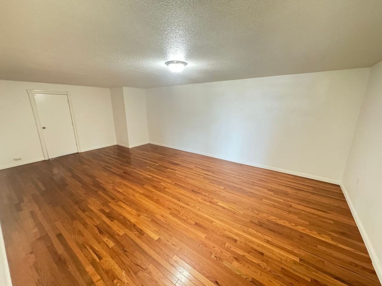 647 Newport Ave - Photo 6 of 25