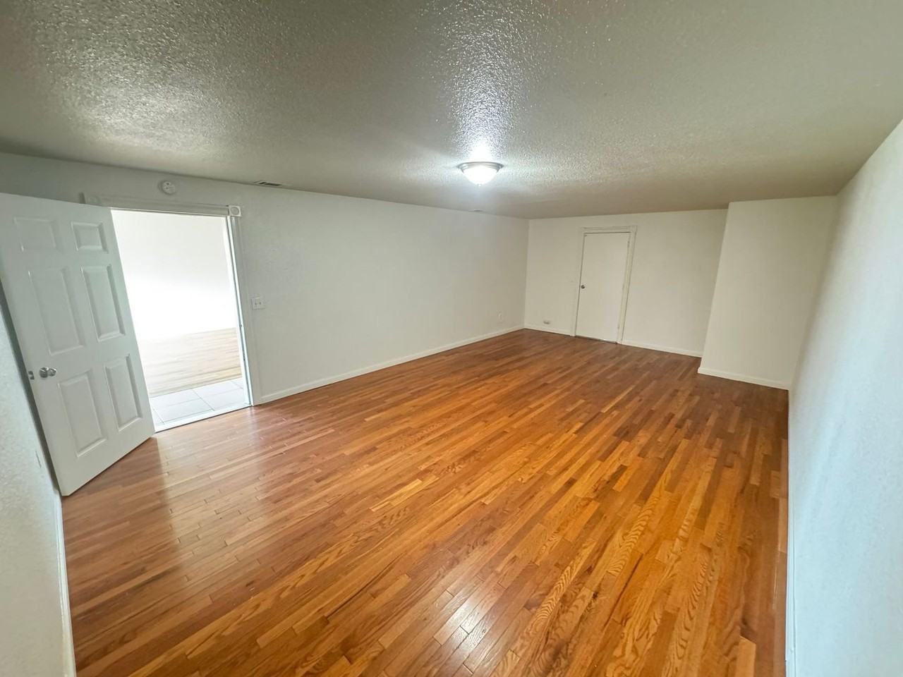 647 Newport Ave - Photo 7 of 25