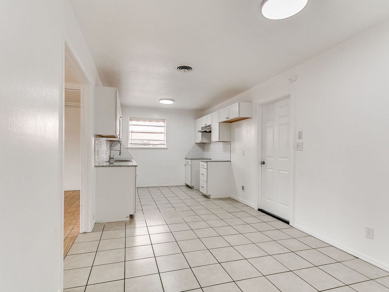 4816 Del Crest Dr - Photo 5 of 17