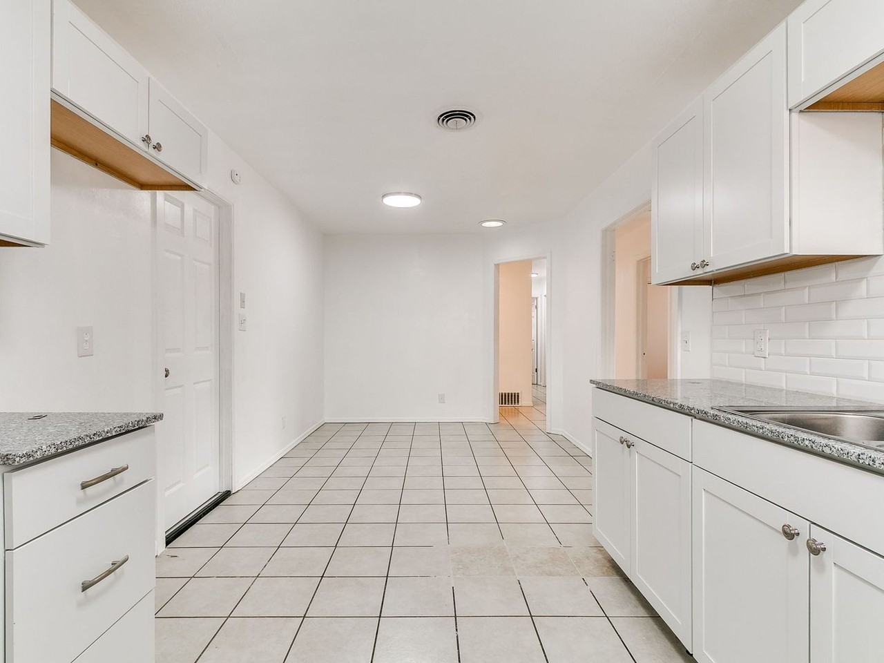 4816 Del Crest Dr - Photo 6 of 17