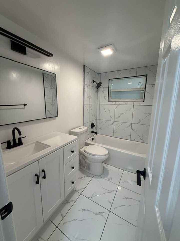 3721 SW 59 Terr Davie, FL 33314 - Photo 7 of 9