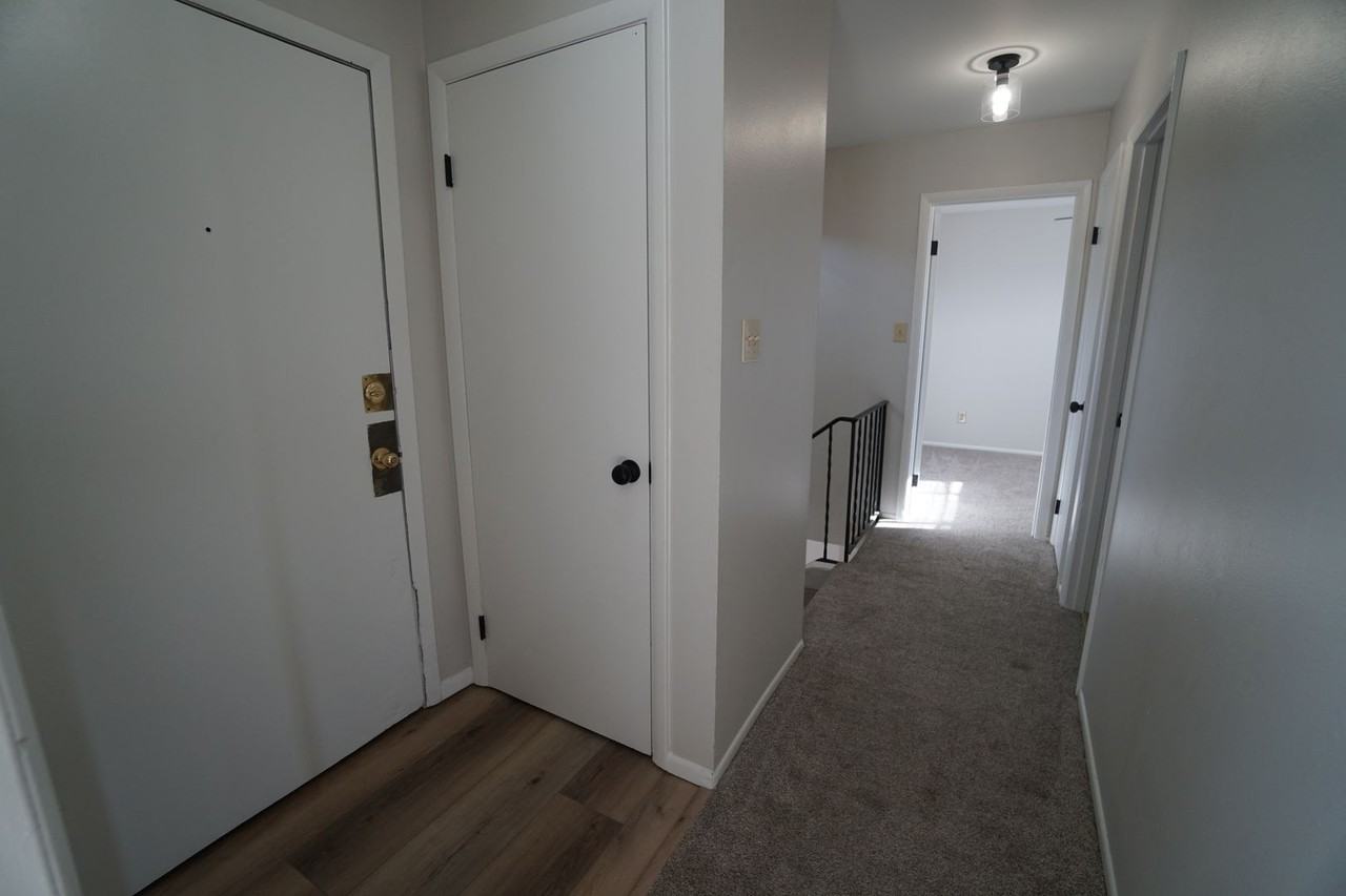 6727 Dale Rd - Photo 2 of 31