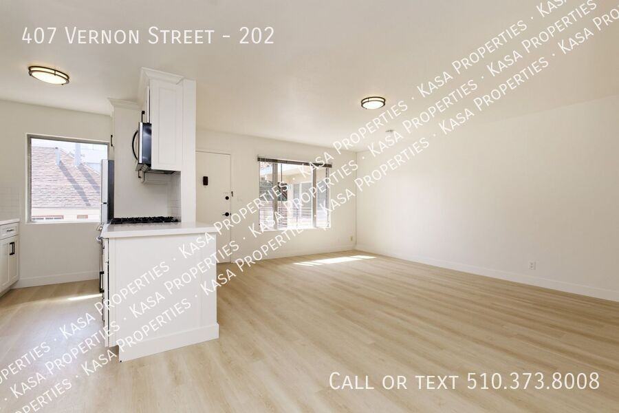 407 Vernon St - Photo 3 of 11