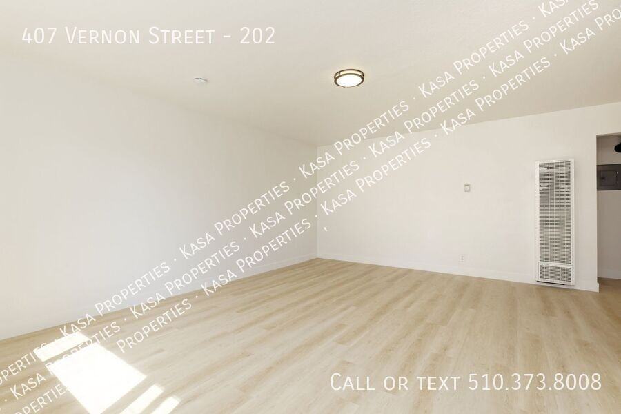 407 Vernon St - Photo 4 of 11