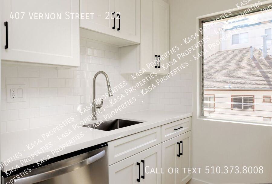 407 Vernon St - Photo 5 of 11