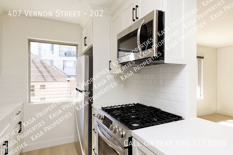 407 Vernon St - Photo 7 of 11