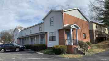 featured image of 1510 W Knollwood Cir