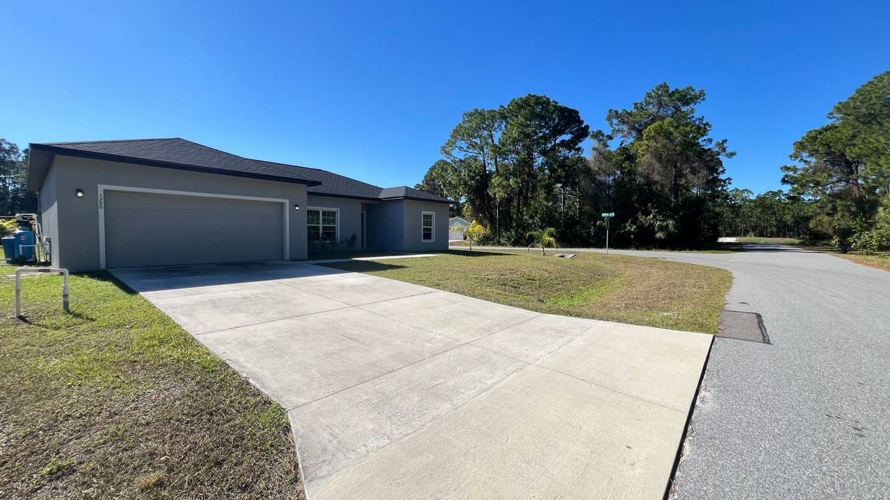 1750 Loquat Ct Nw - Photo 2 of 39