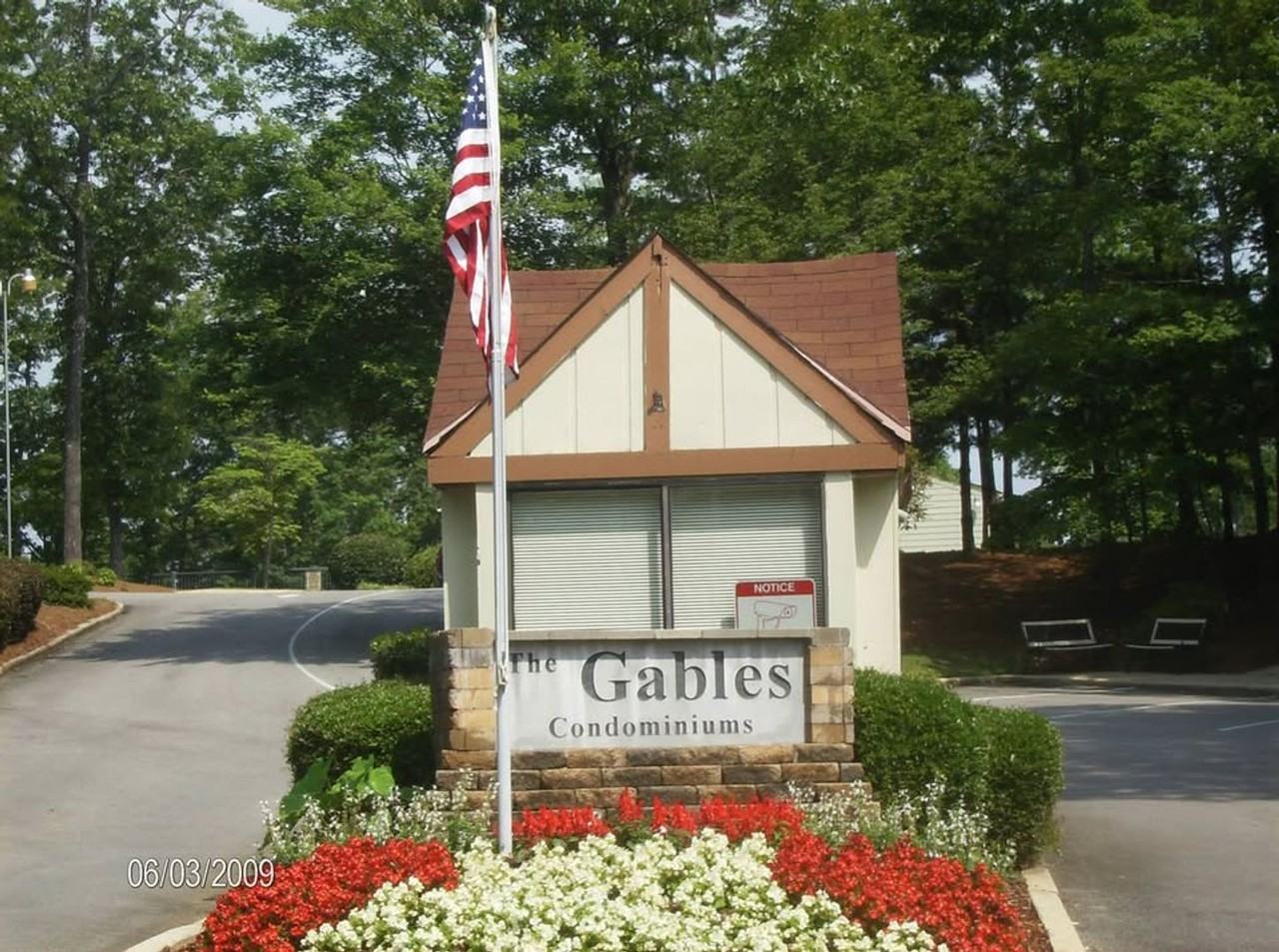 808 Gables Dr - Photo 2 of 15