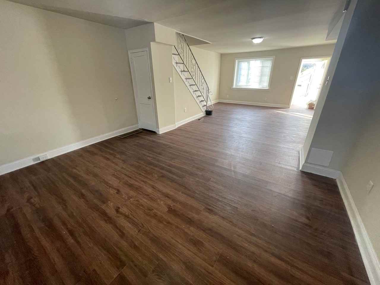 1313 Unruh Ave - Photo 3 of 26