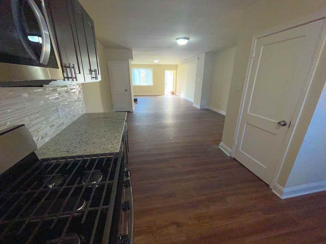 1313 Unruh Ave - Photo 7 of 26