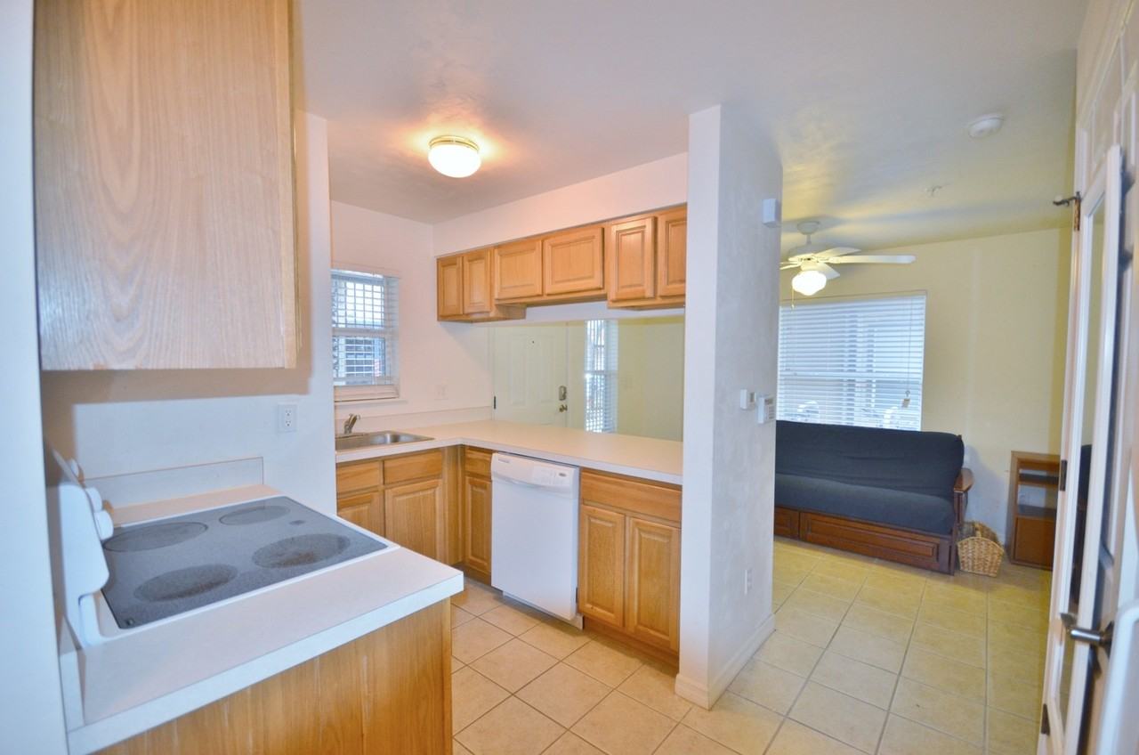 1220 Sw 1st Ave #101 - Photo 4 of 9