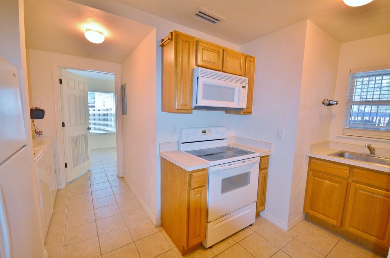 1220 Sw 1st Ave #101 - Photo 5 of 9