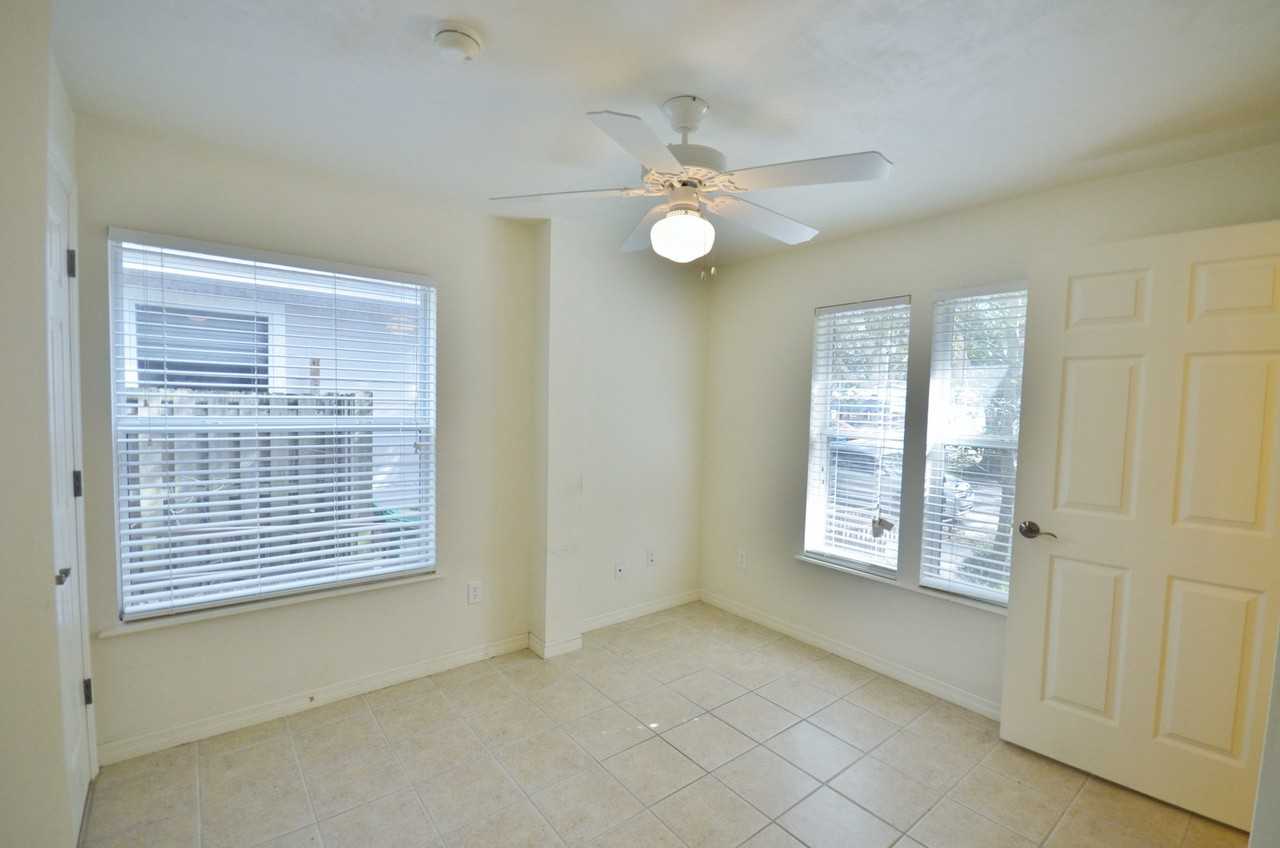 1220 Sw 1st Ave #101 - Photo 6 of 9