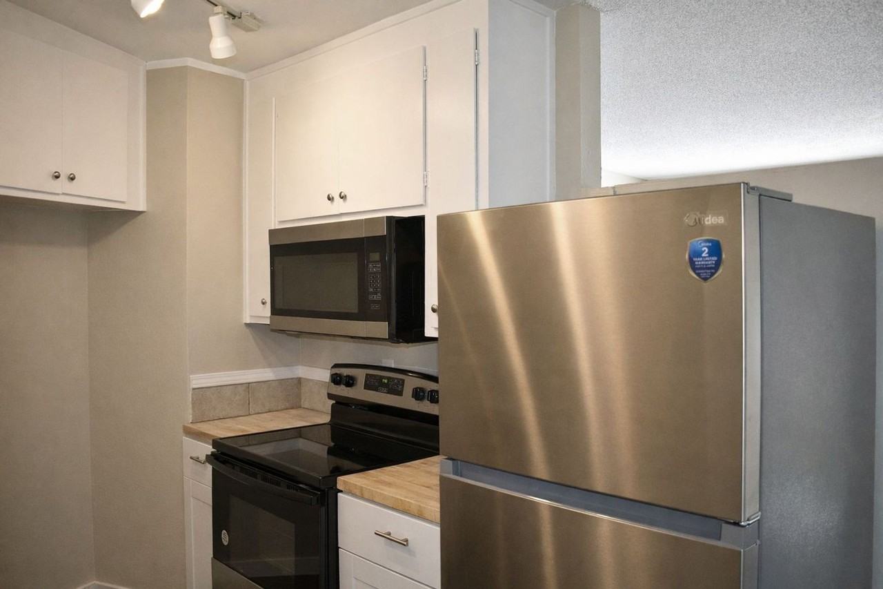 6049 Northcrest Cir #2 - Photo 6 of 13