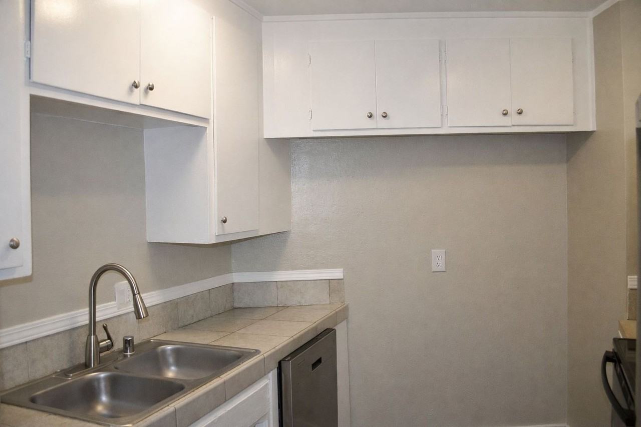 6049 Northcrest Cir #2 - Photo 7 of 13