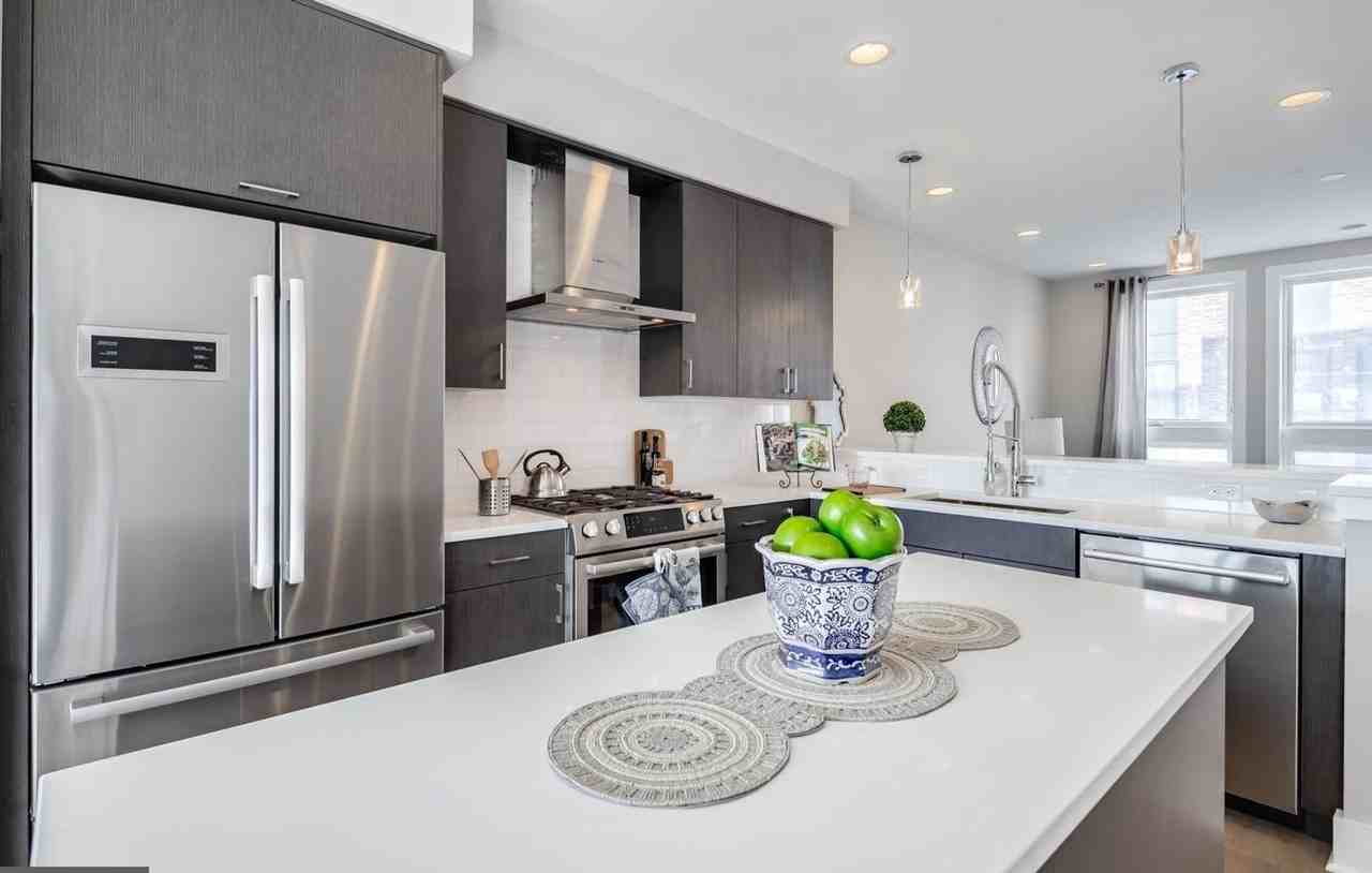 634 N 5th St #16 - Photo 5 of 23