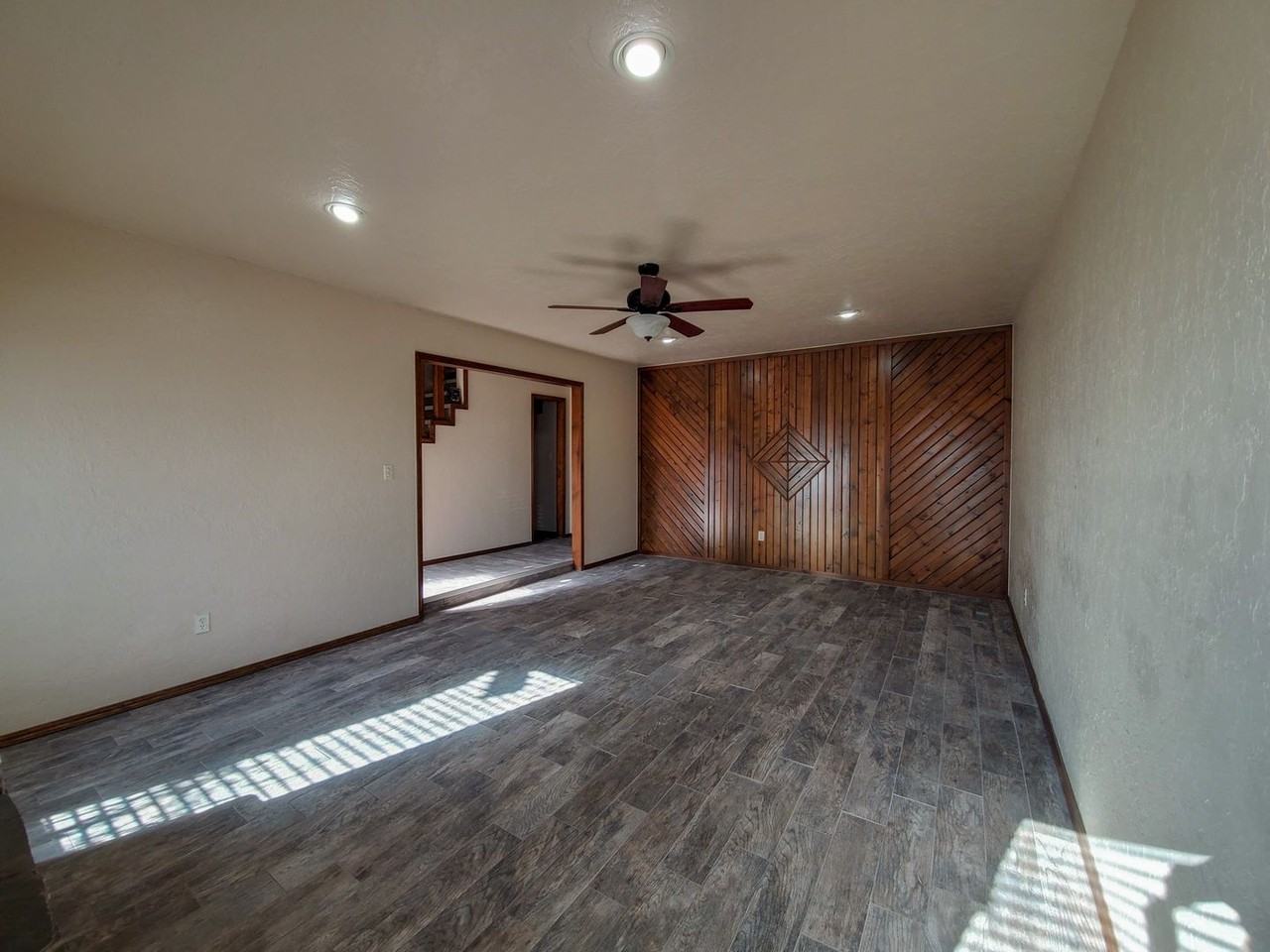 1812 Chandler Dr - Photo 4 of 39