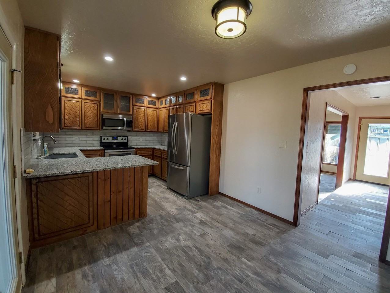 1812 Chandler Dr - Photo 7 of 39