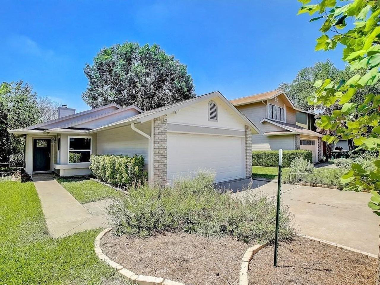 12909 Modena Trl - Photo 2 of 27