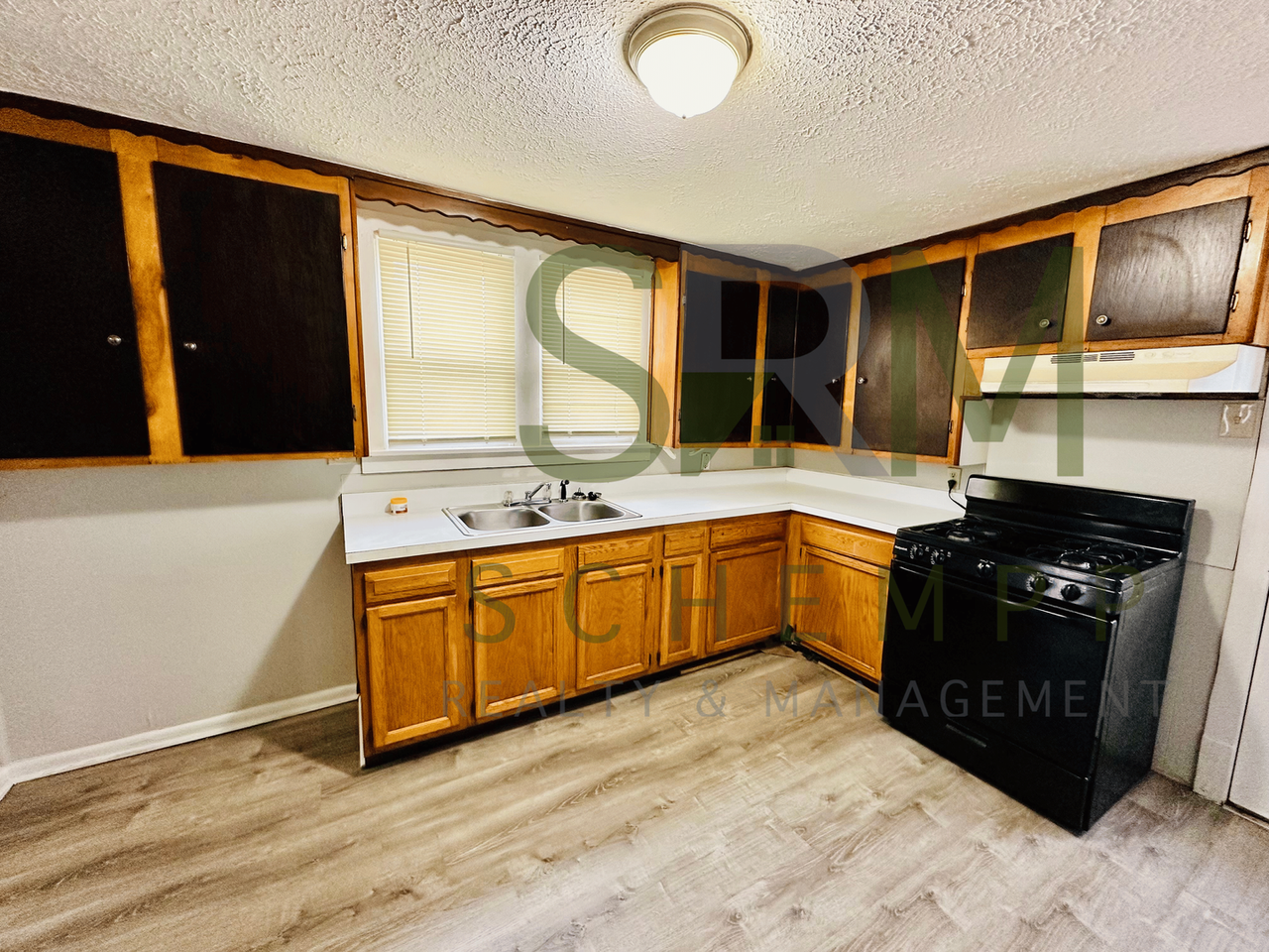 3761 Lentz Ave - Photo 6 of 18