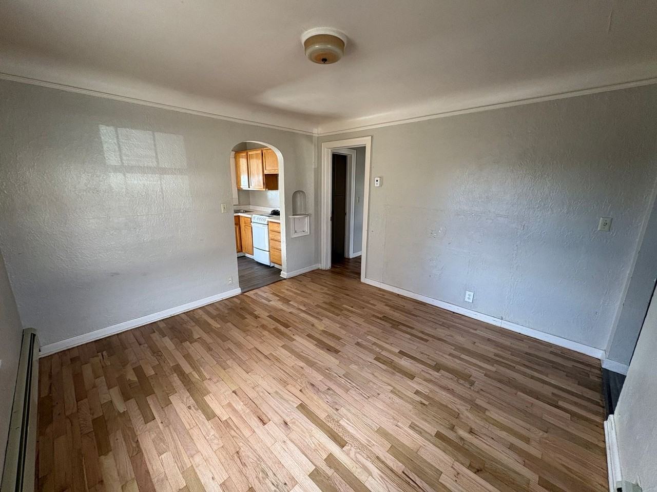 430 Cook Ave - Photo 3 of 23