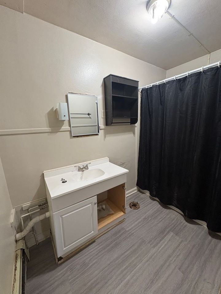 430 Cook Ave - Photo 6 of 23