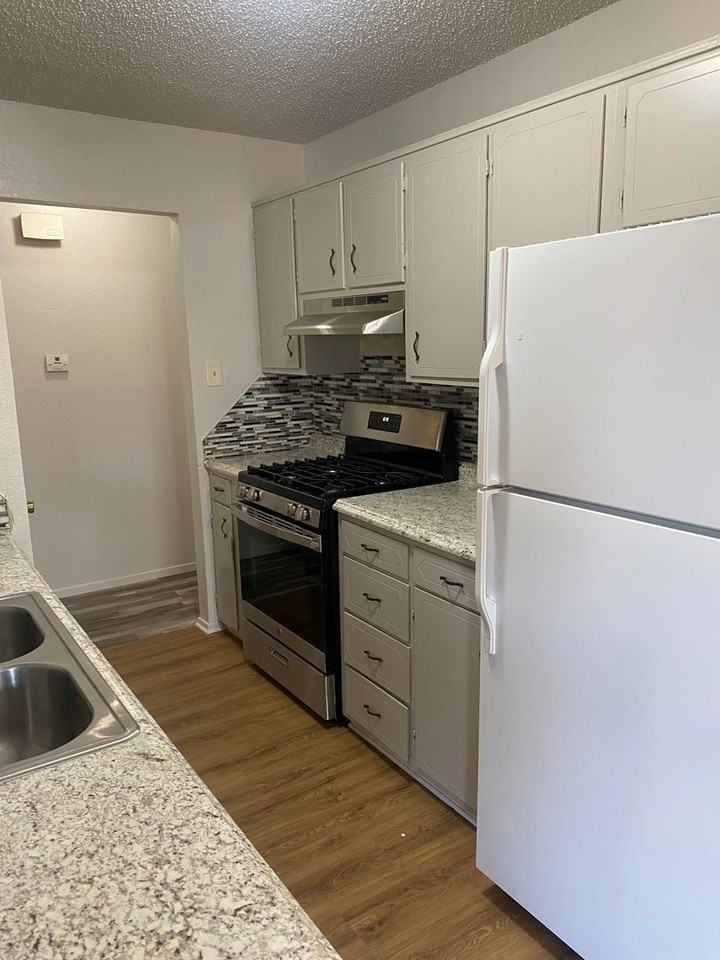 7404 Fir Ave - Photo 5 of 18