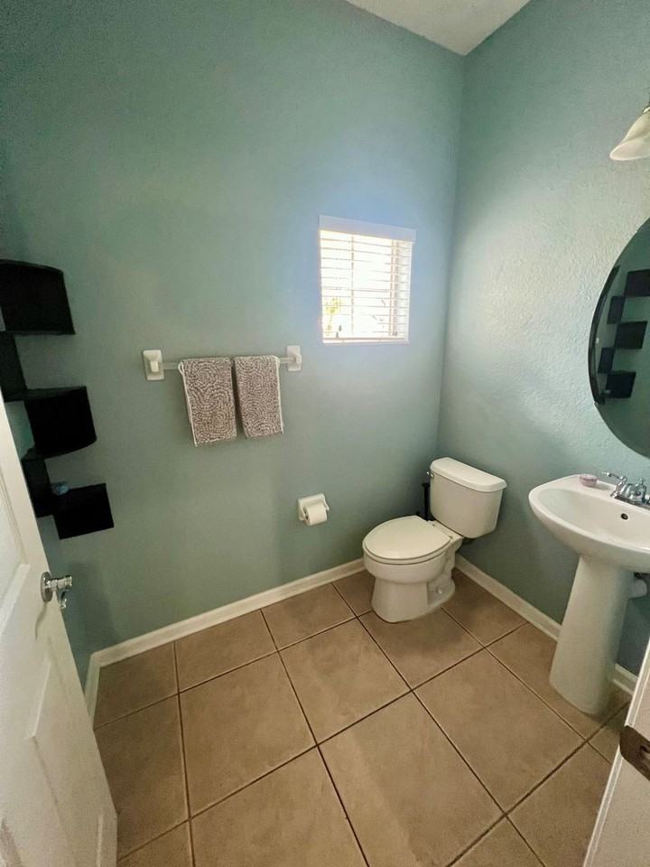 927 Enclair St - Photo 6 of 13