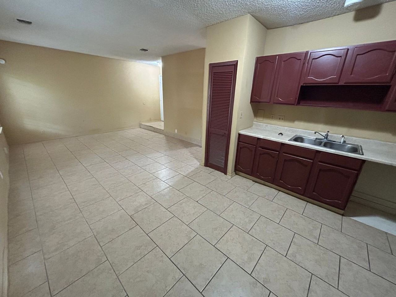 6820 Oldham - Photo 5 of 11