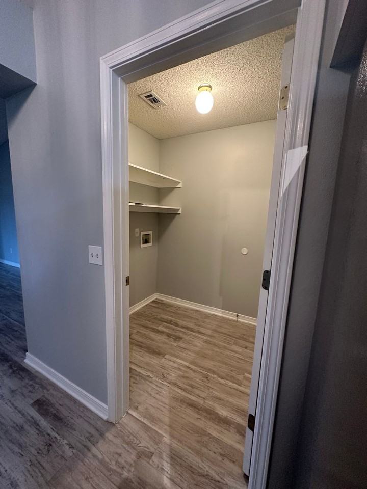 2026 Coral Reef Rd - Photo 2 of 31