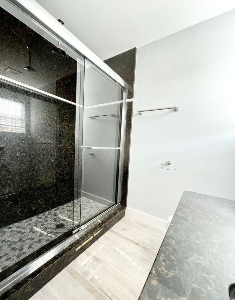 2705 Mercer Dr - Photo 5 of 33