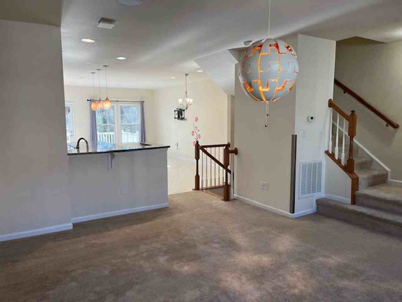 137 Parkway Ct - Photo 5 of 26