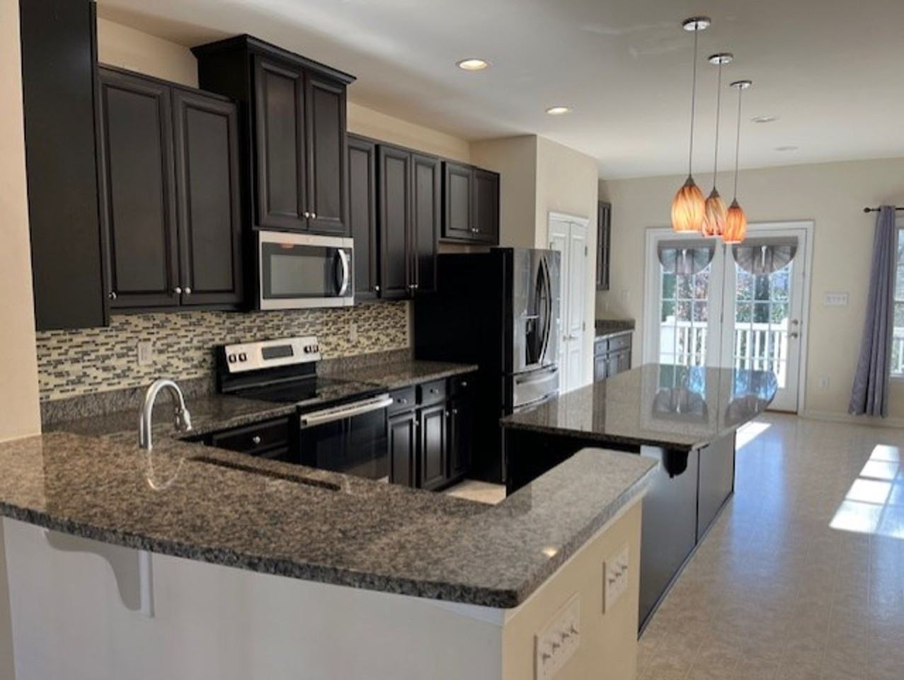 137 Parkway Ct - Photo 7 of 26