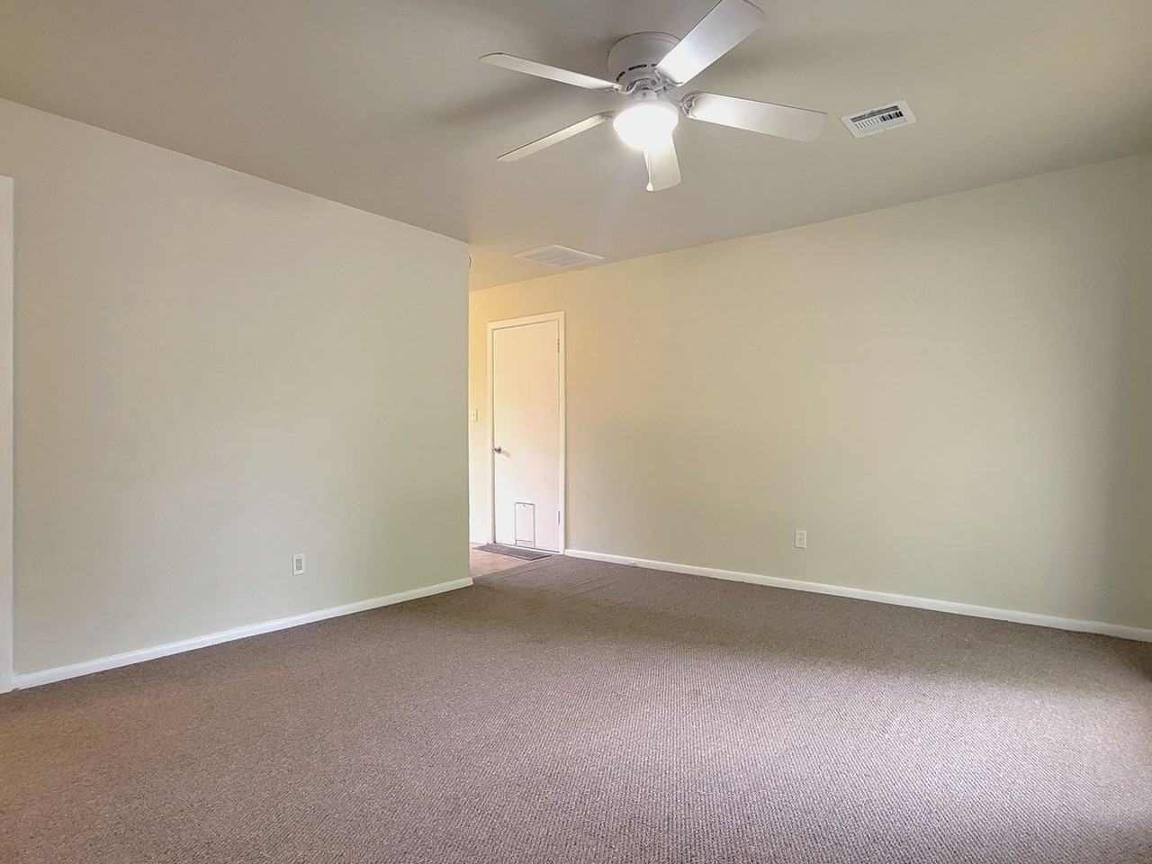 608 N Poplar Ln - Photo 7 of 15