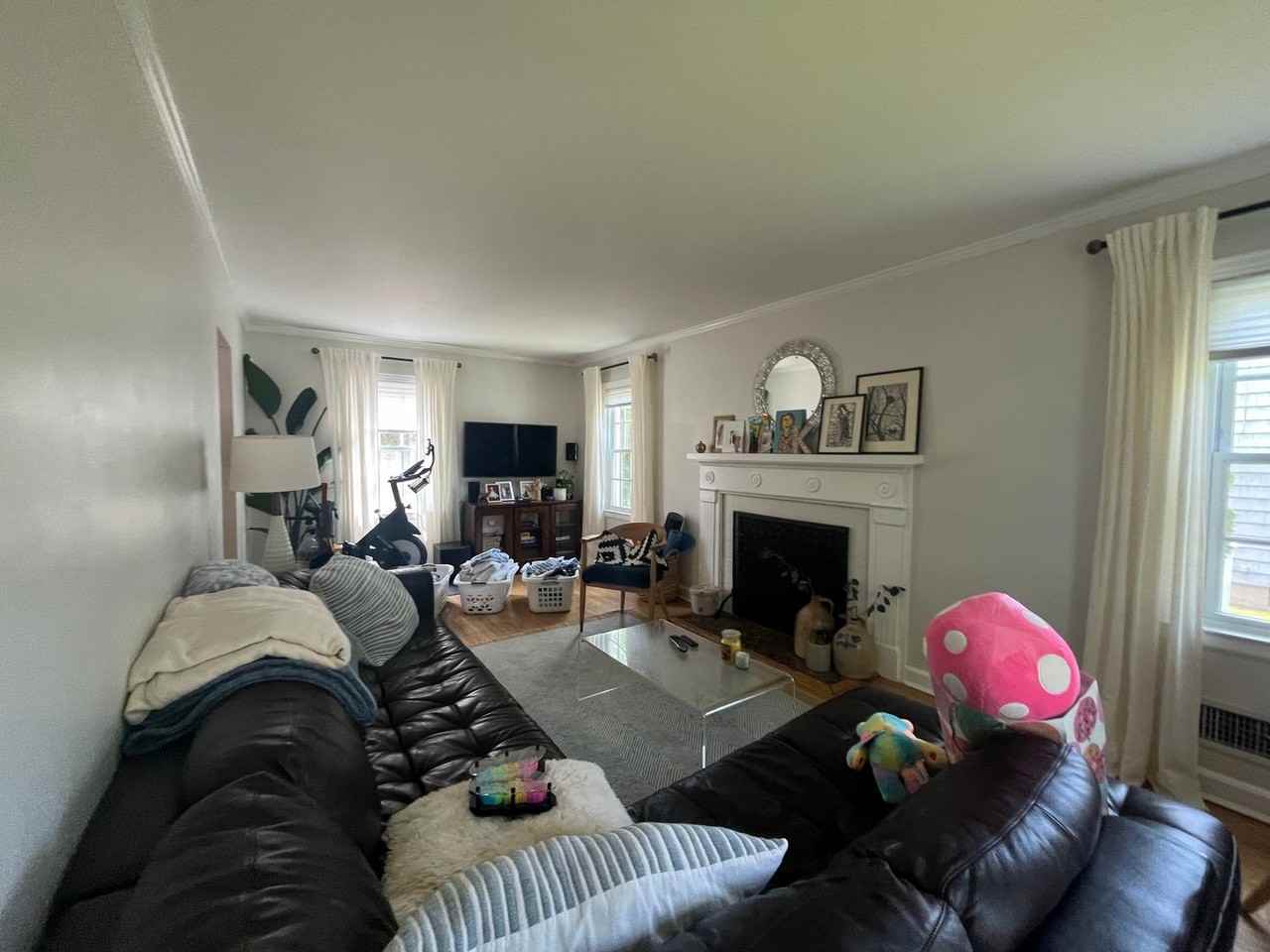 65 Buell St - Photo 5 of 24