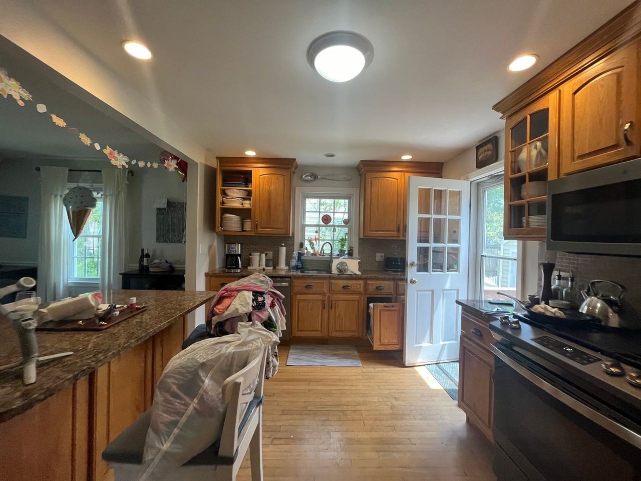 65 Buell St - Photo 3 of 24