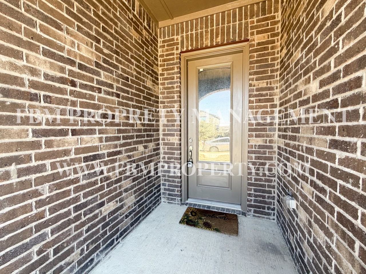 5412 Persimmon Dr - Photo 3 of 31