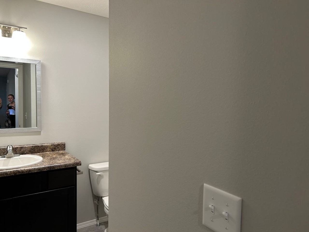 331 W Summit St Apt B - Photo 4 of 12