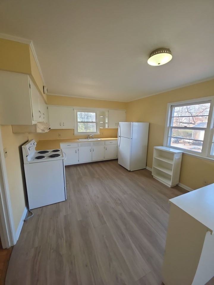 1244 Walton Ln - Photo 4 of 14