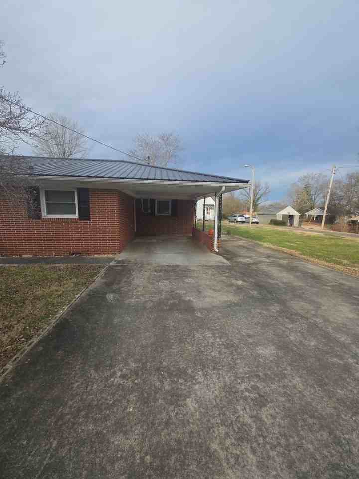 141 N Main St - Photo 2 of 14