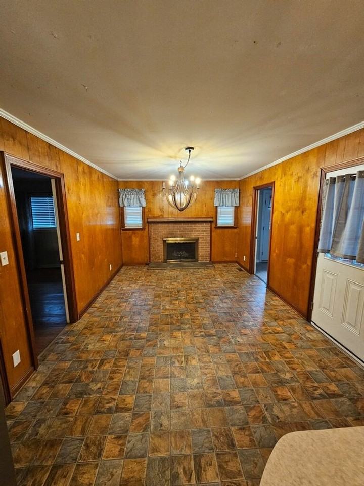 141 N Main St - Photo 6 of 14