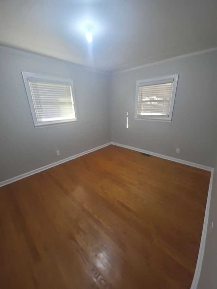 141 N Main St - Photo 7 of 14